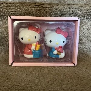 Hello Kitty Ceramic Birthday Candle Holder Set 2-Piece Limited Edition Rare